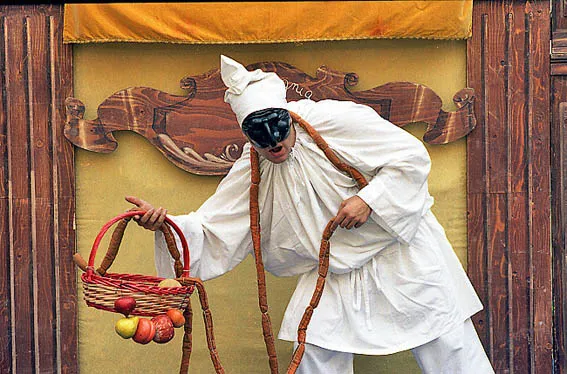 Pulcinella e la cassa magica